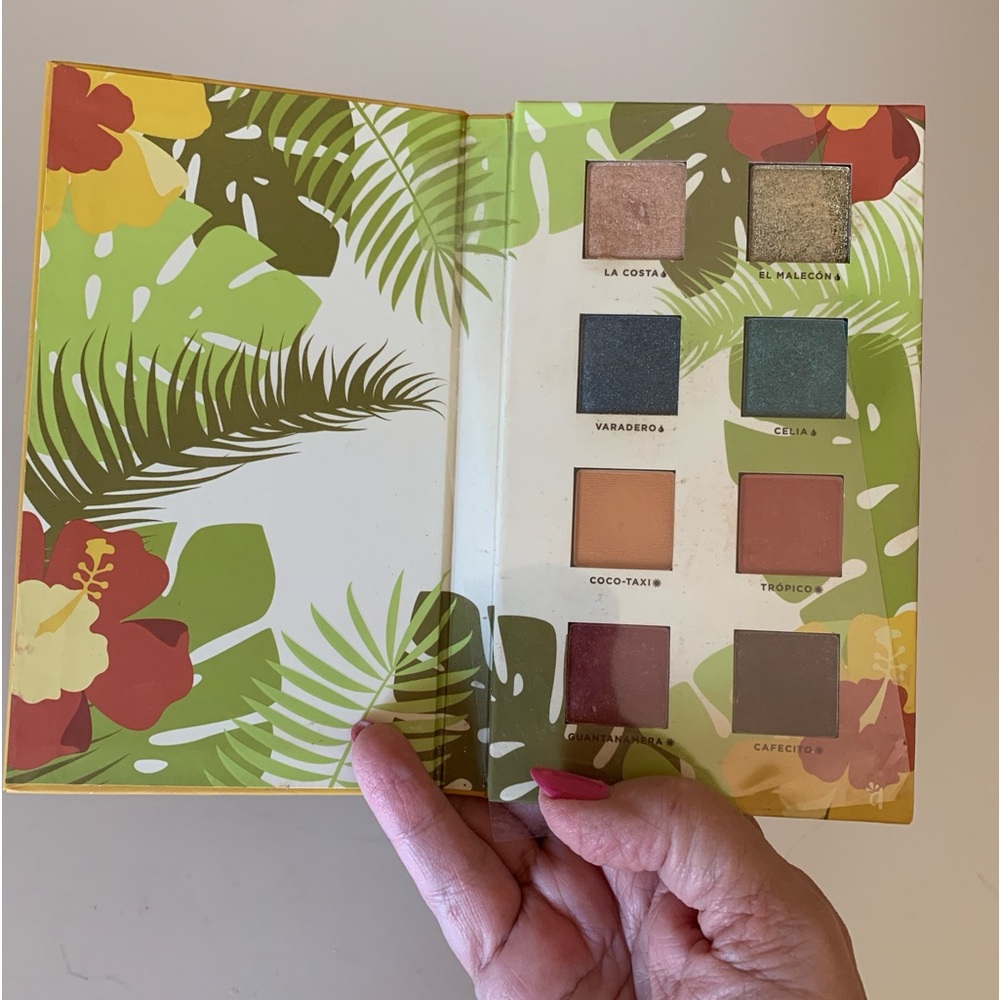 Alamar Reina Del Caribe Eyeshadow Palette